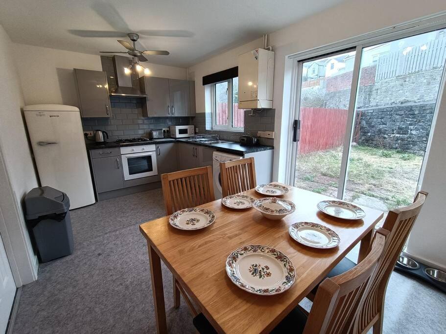 Trevithick Gardens, No 47. Villa Merthyr Tydfil Bagian luar foto